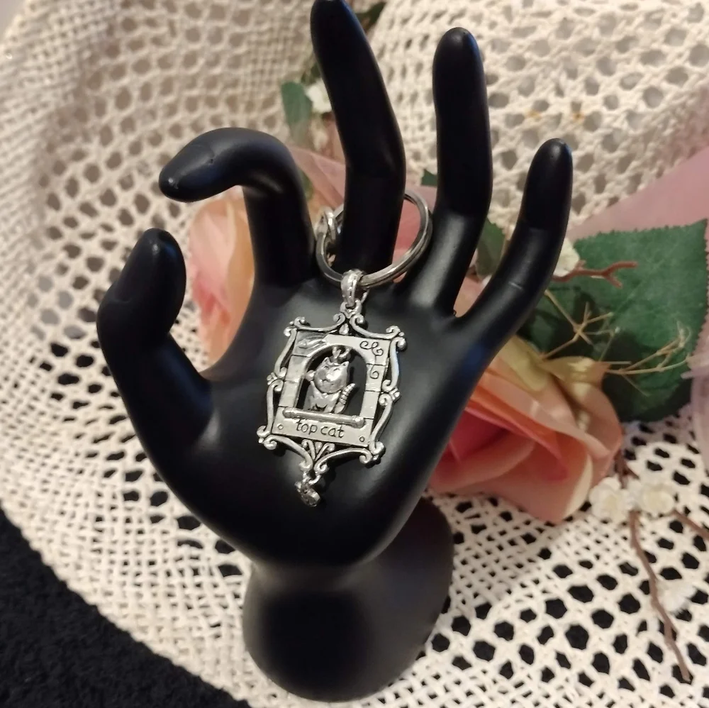 Top Cat Silver Keychain Pendant – Cat Lover Accessory